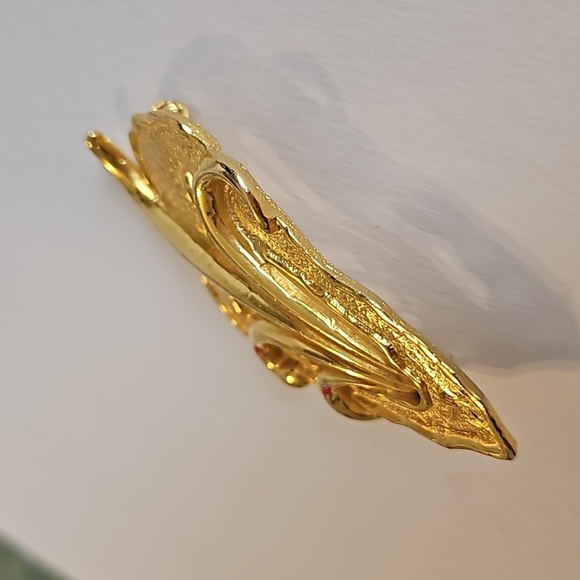 Goldtone Leaf Abstract Large Size Brooch - Picture 2 of 5